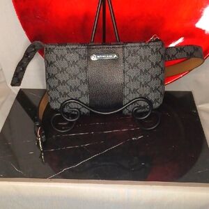 P12- Michael Kors Black Monogram Belt Bag/Fanny Pack